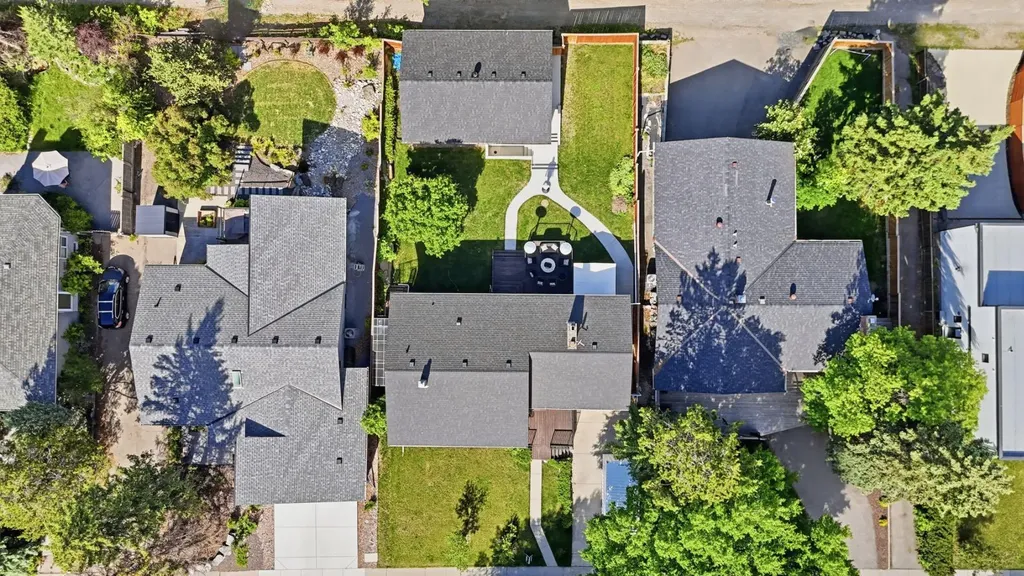1508 Windsor Street NW Calgary AB T2N3X3