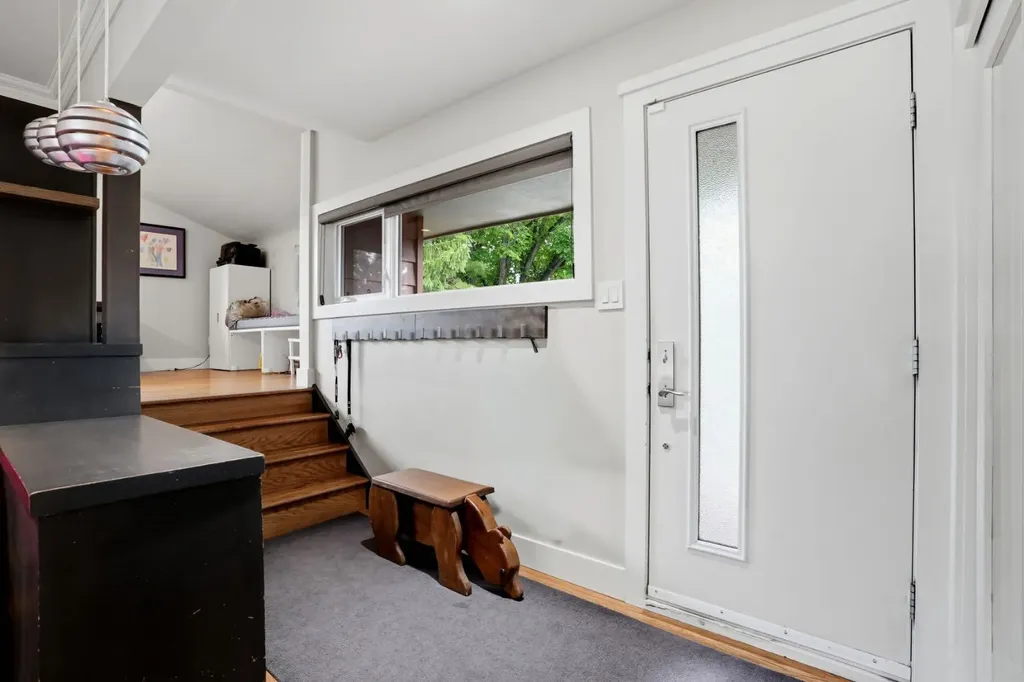 1508 Windsor Street NW Calgary AB T2N3X3