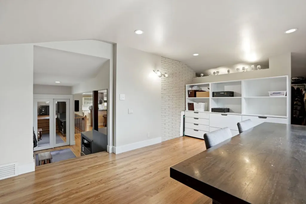 1508 Windsor Street NW Calgary AB T2N3X3