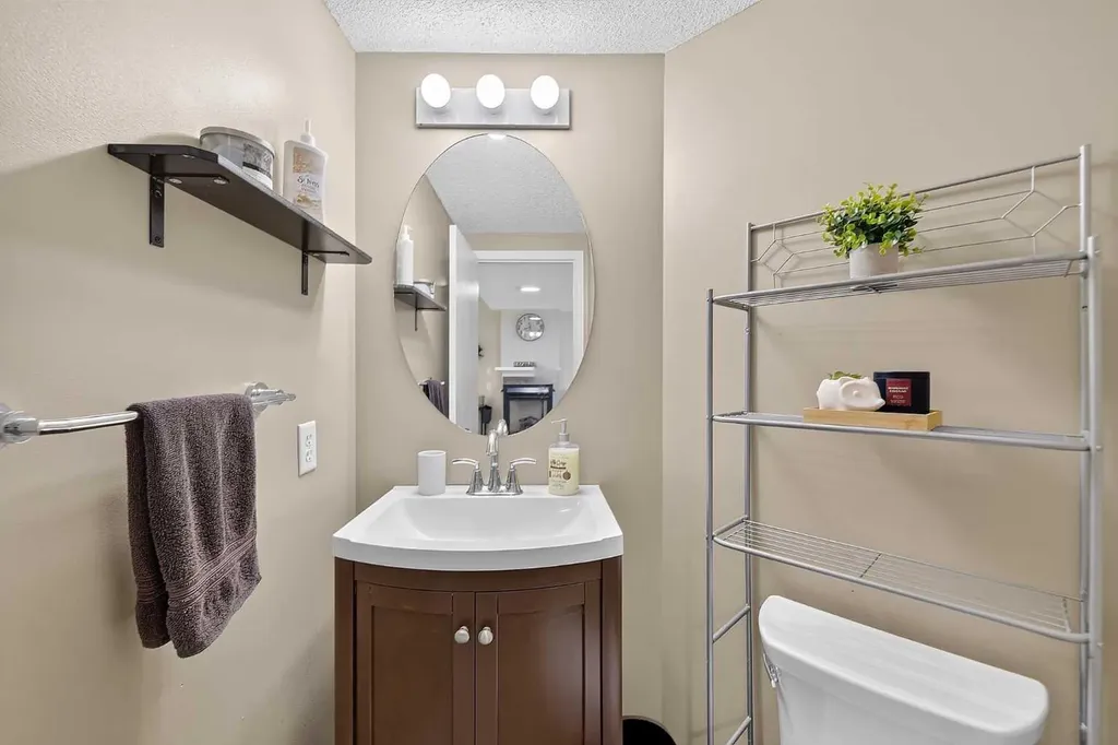 121 Prestwick Park SE Calgary AB T2Z 3L6