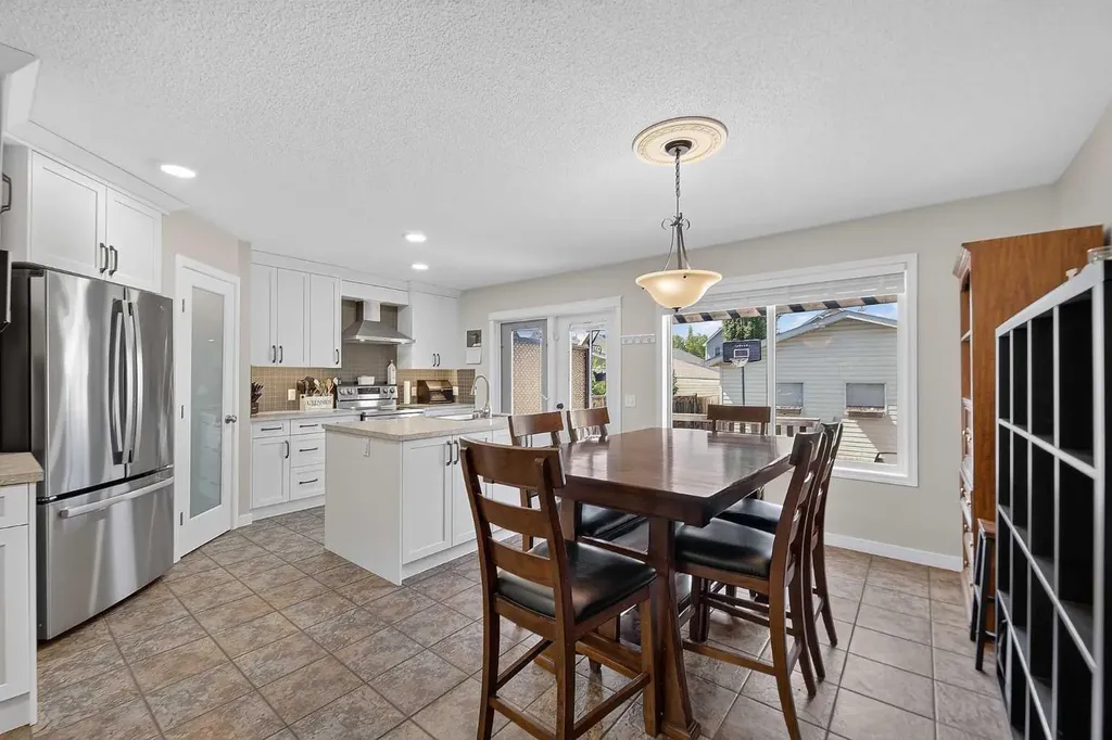 121 Prestwick Park SE Calgary AB T2Z 3L6