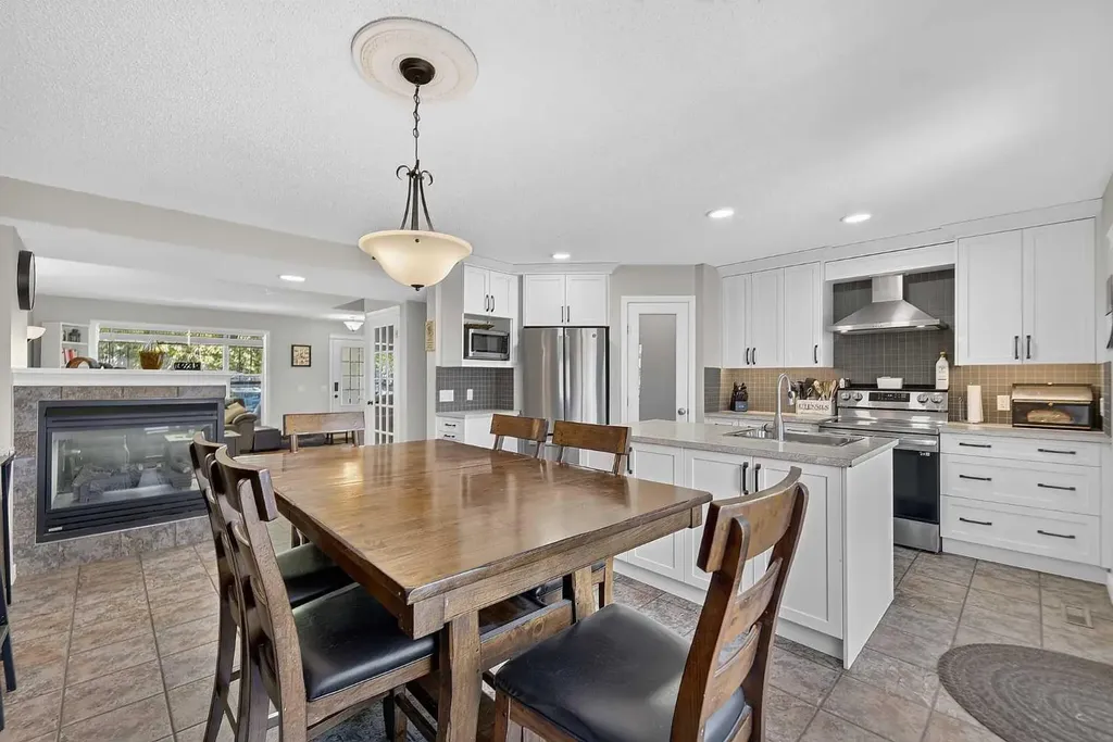 121 Prestwick Park SE Calgary AB T2Z 3L6