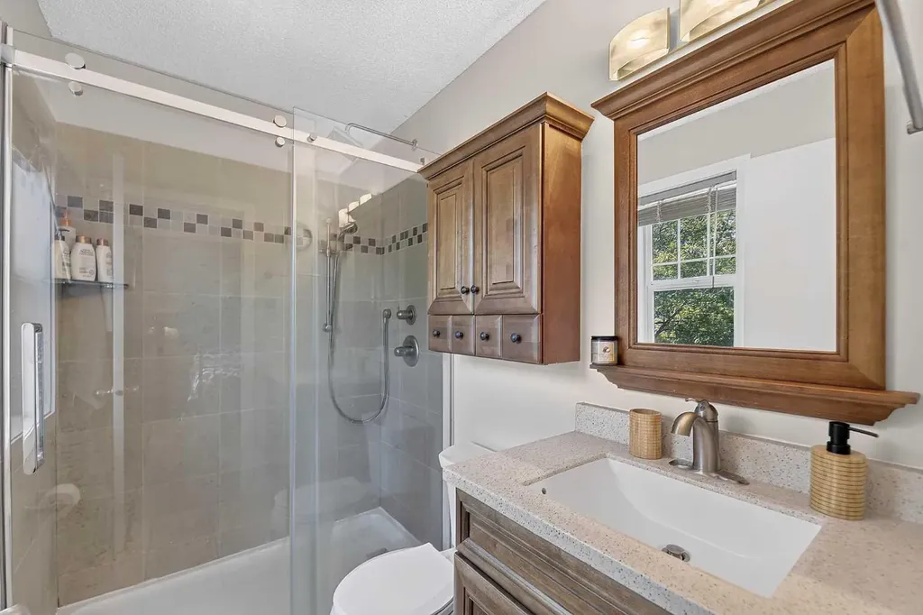 121 Prestwick Park SE Calgary AB T2Z 3L6
