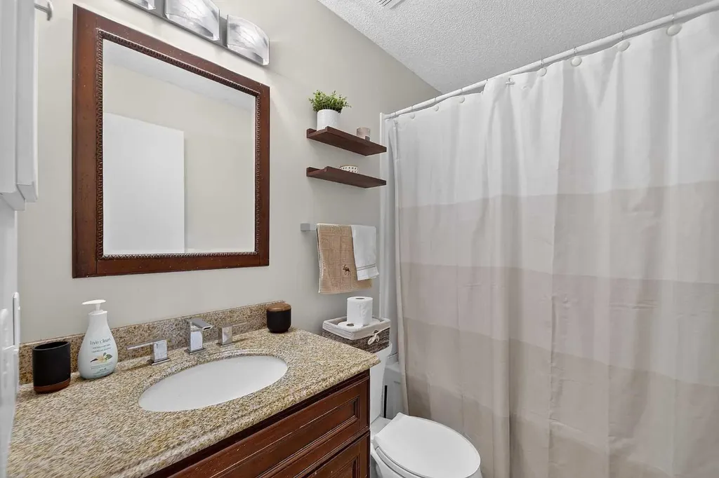 121 Prestwick Park SE Calgary AB T2Z 3L6