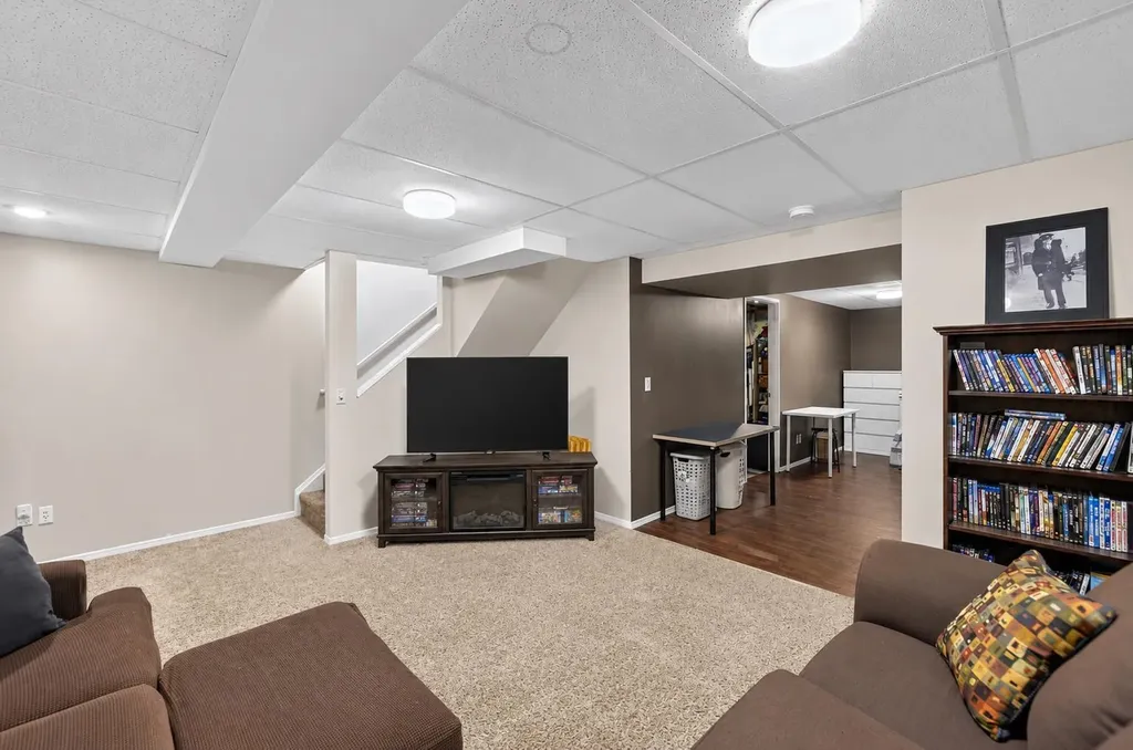 121 Prestwick Park SE Calgary AB T2Z 3L6