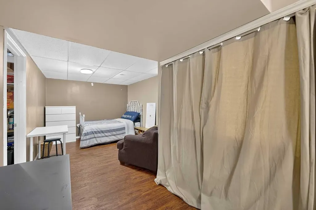 121 Prestwick Park SE Calgary AB T2Z 3L6