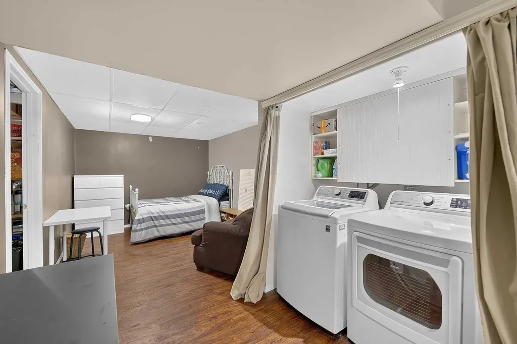 121 Prestwick Park SE Calgary AB T2Z 3L6
