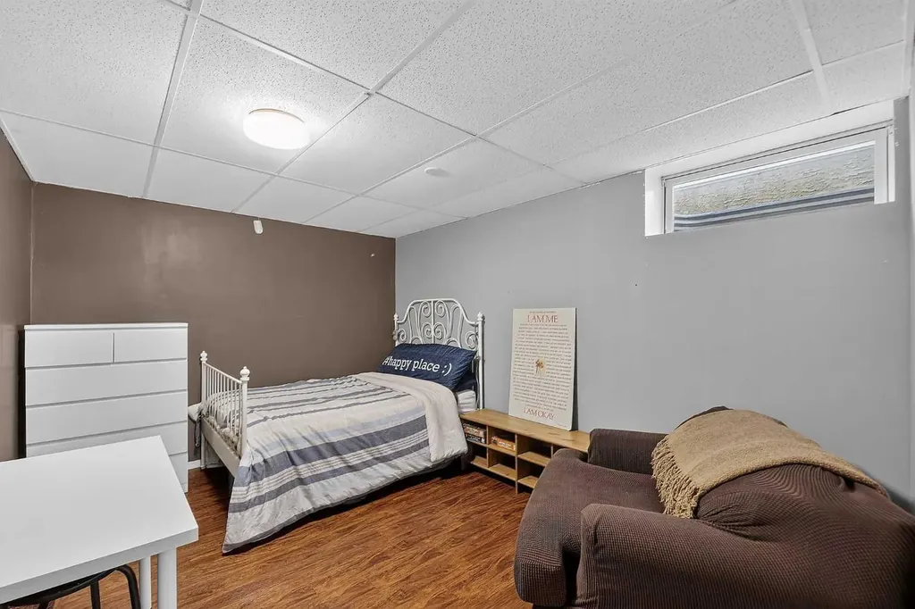 121 Prestwick Park SE Calgary AB T2Z 3L6