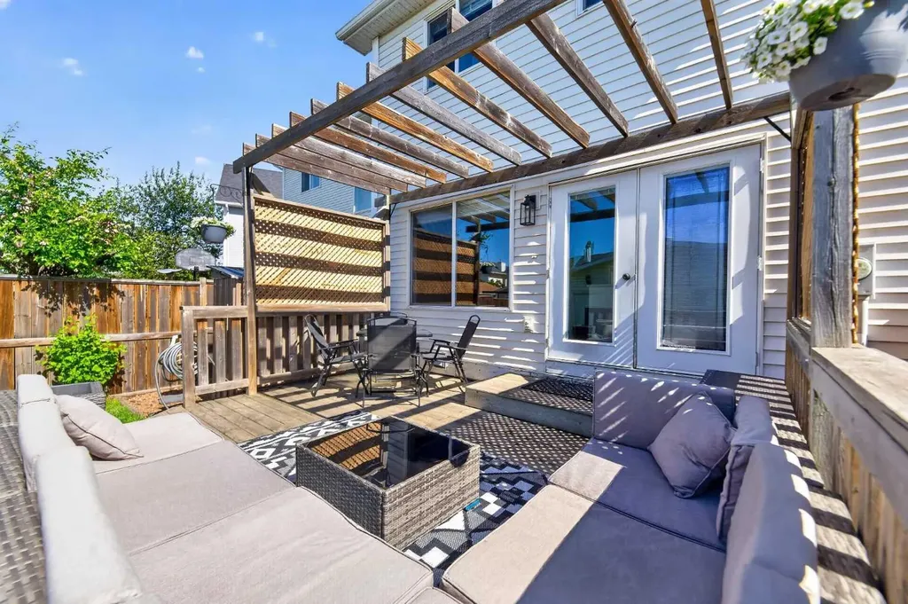 121 Prestwick Park SE Calgary AB T2Z 3L6