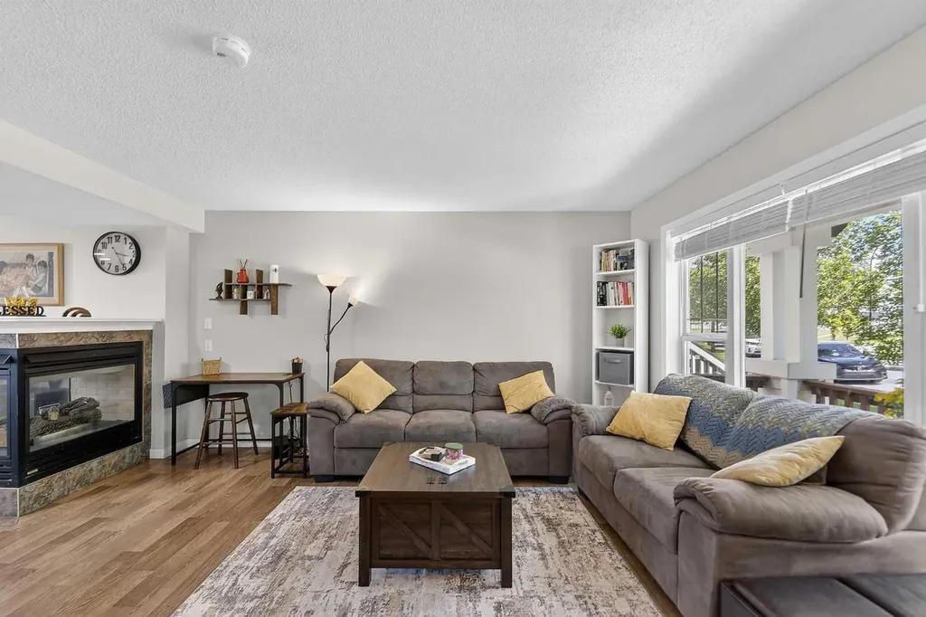 121 Prestwick Park SE Calgary AB T2Z 3L6