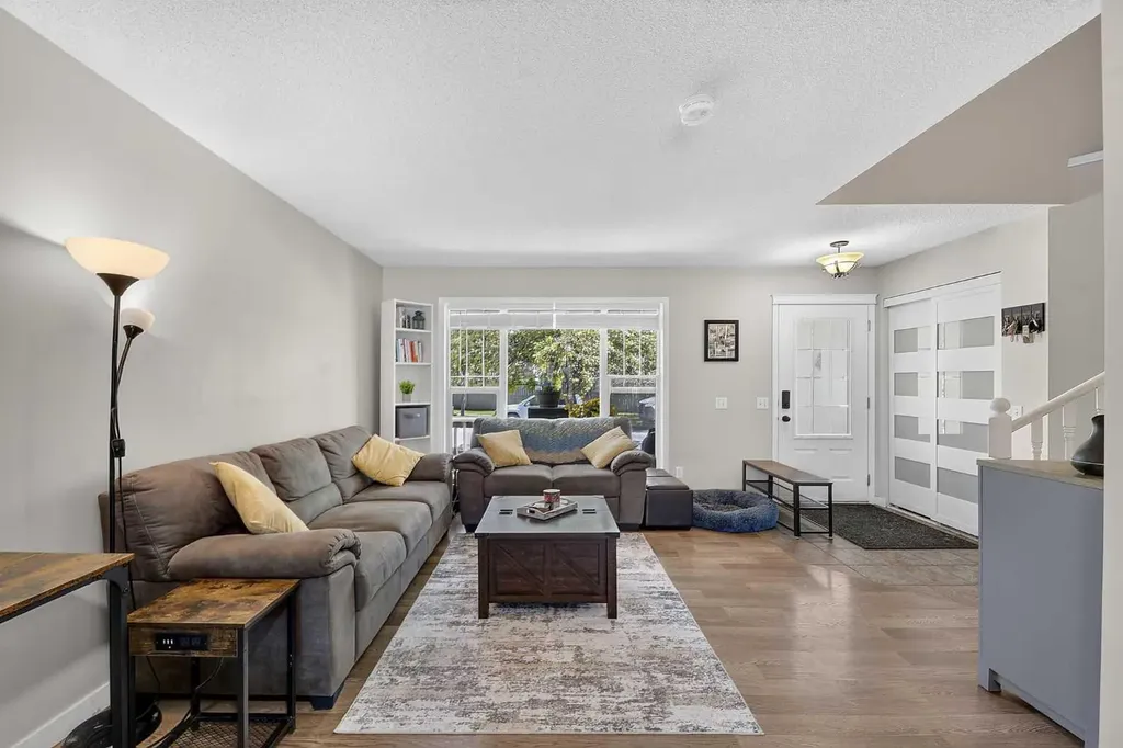 121 Prestwick Park SE Calgary AB T2Z 3L6