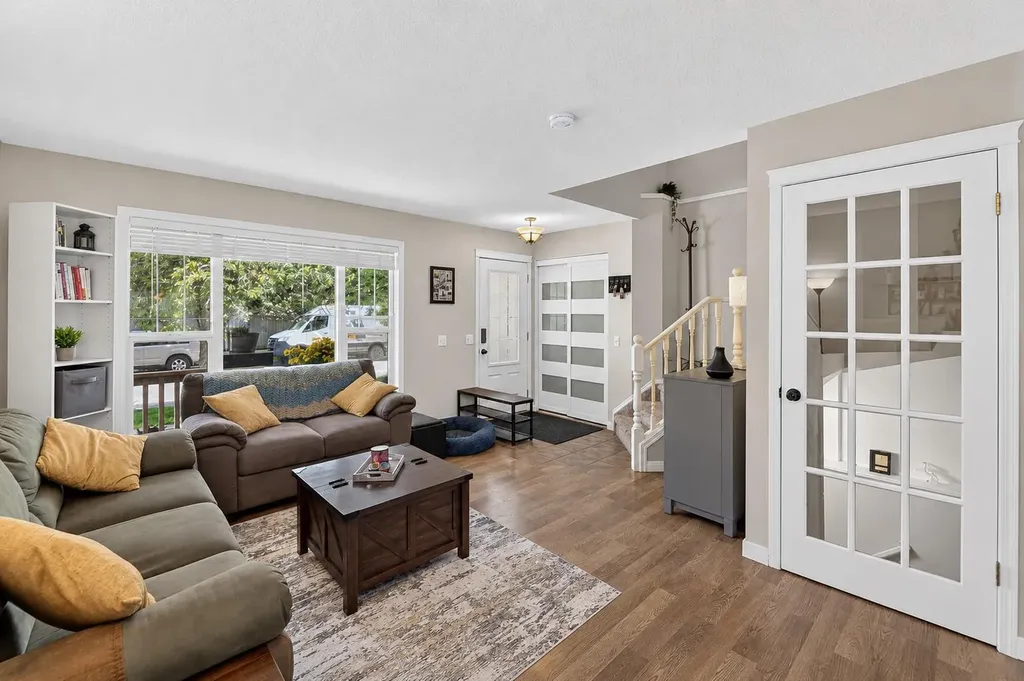 121 Prestwick Park SE Calgary AB T2Z 3L6