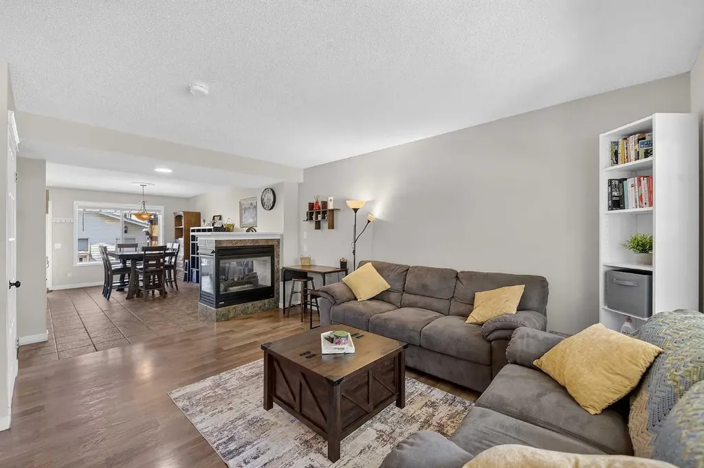 121 Prestwick Park SE Calgary AB T2Z 3L6