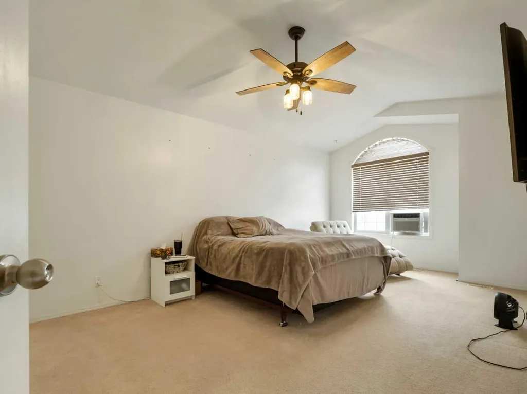 123 Stoney Crescent W Lethbridge AB T1K 7B2