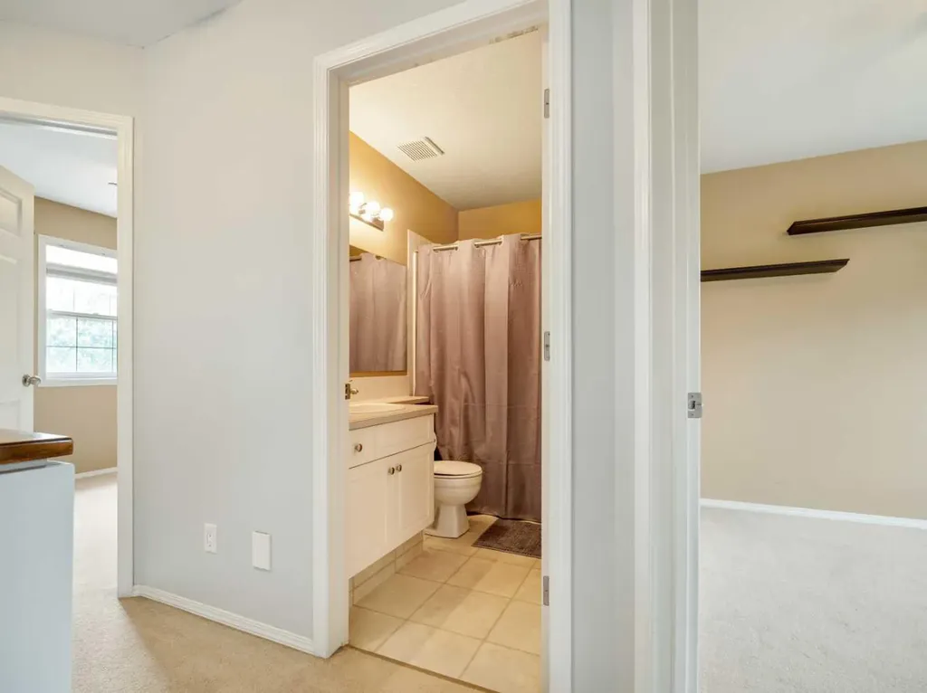 123 Stoney Crescent W Lethbridge AB T1K 7B2