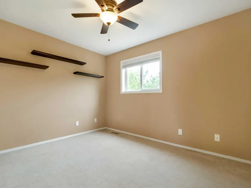123 Stoney Crescent W Lethbridge AB T1K 7B2