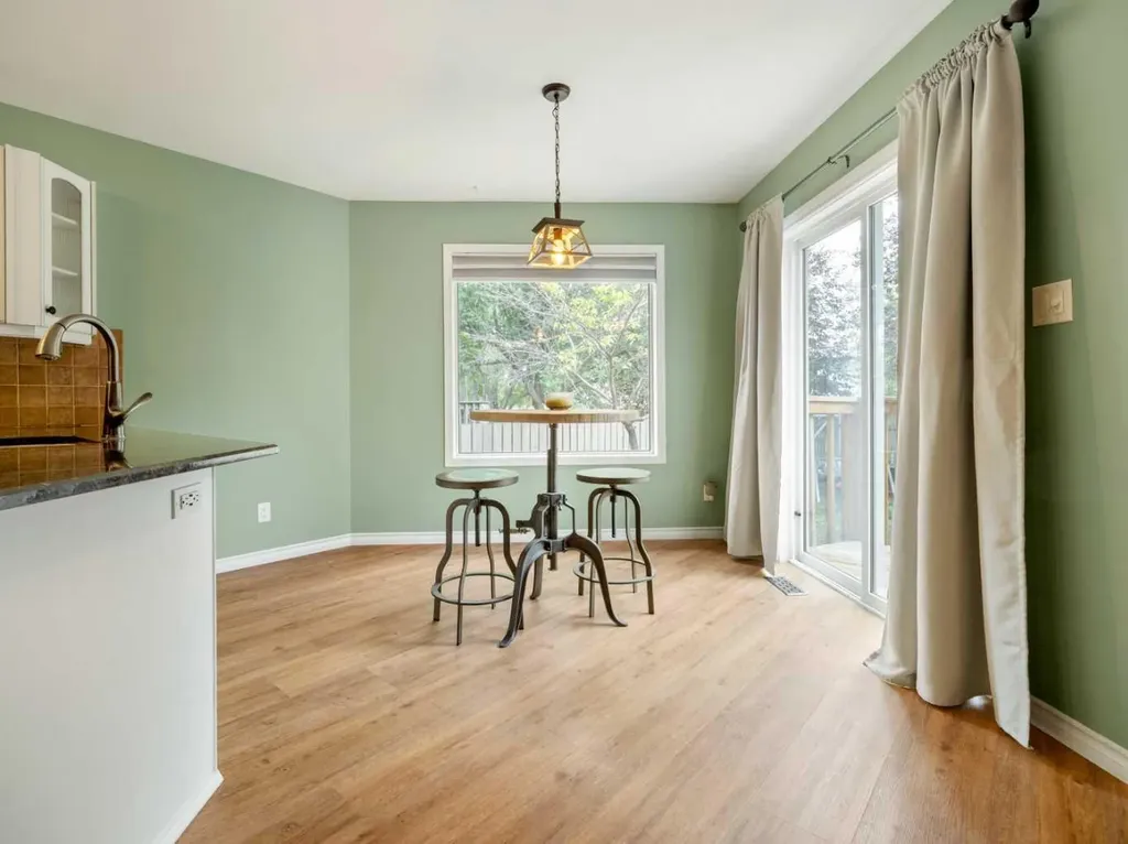 123 Stoney Crescent W Lethbridge AB T1K 7B2
