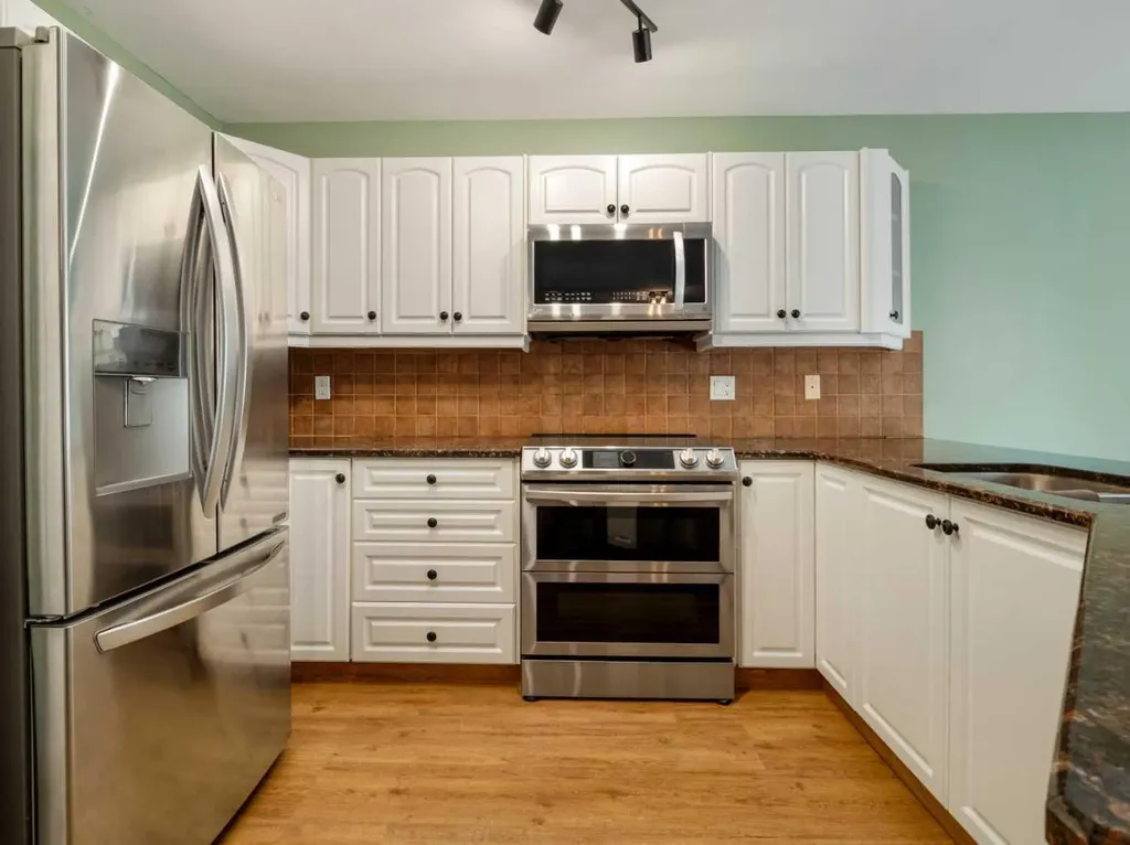 123 Stoney Crescent W Lethbridge AB T1K 7B2