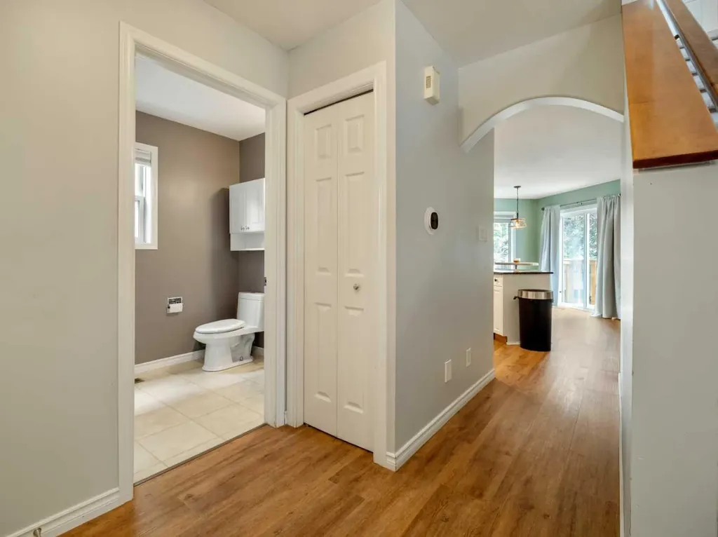 123 Stoney Crescent W Lethbridge AB T1K 7B2