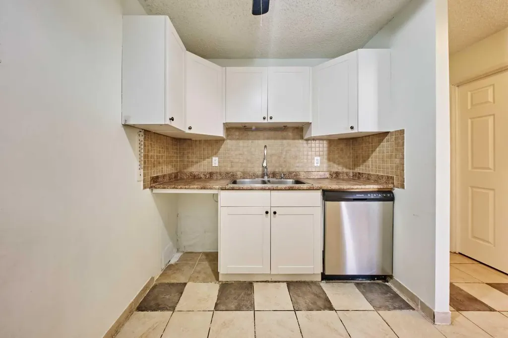 4944 Dalton Drive NW Calgary AB T3A 2E6
