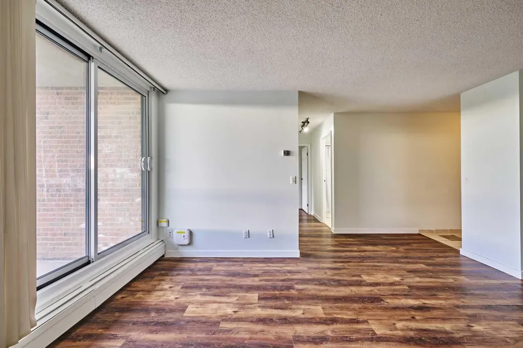 4944 Dalton Drive NW Calgary AB T3A 2E6