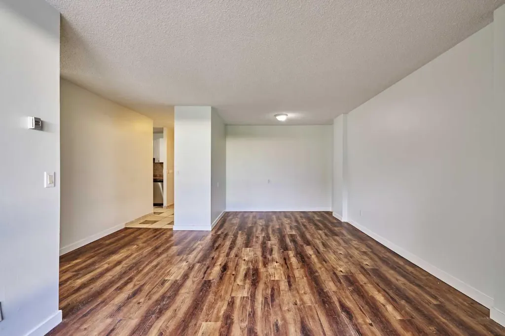 4944 Dalton Drive NW Calgary AB T3A 2E6
