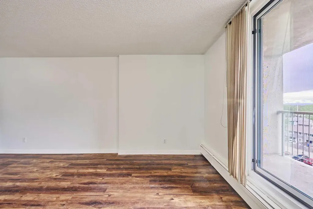 4944 Dalton Drive NW Calgary AB T3A 2E6