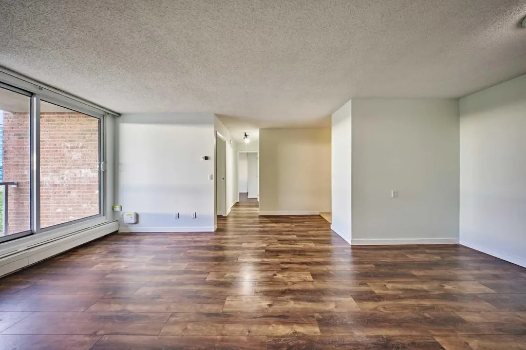 4944 Dalton Drive NW Calgary AB T3A 2E6