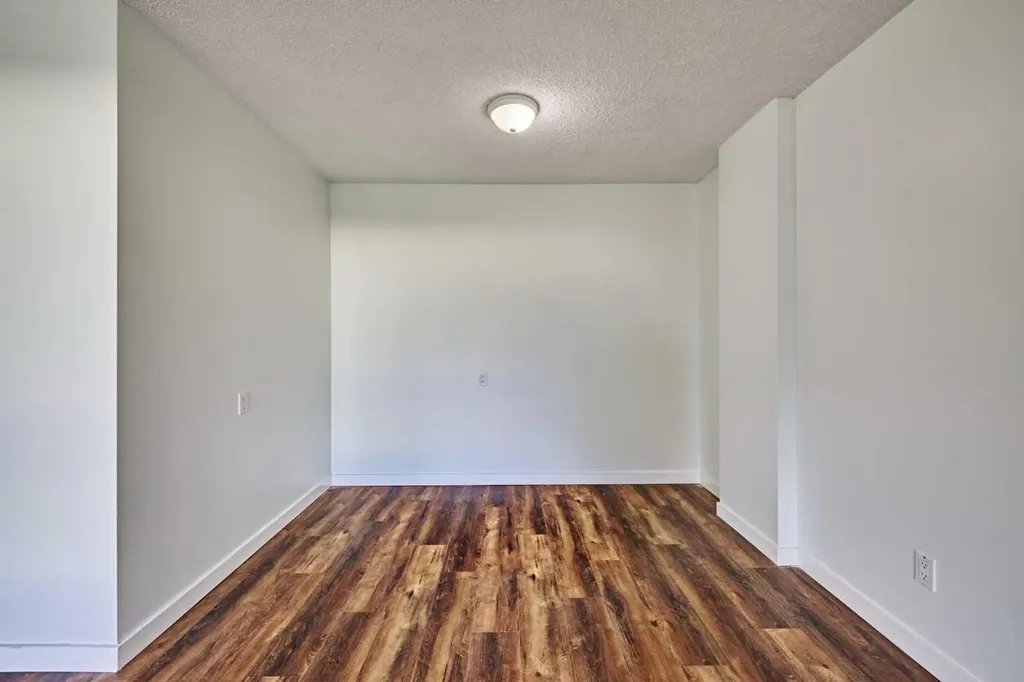 4944 Dalton Drive NW Calgary AB T3A 2E6