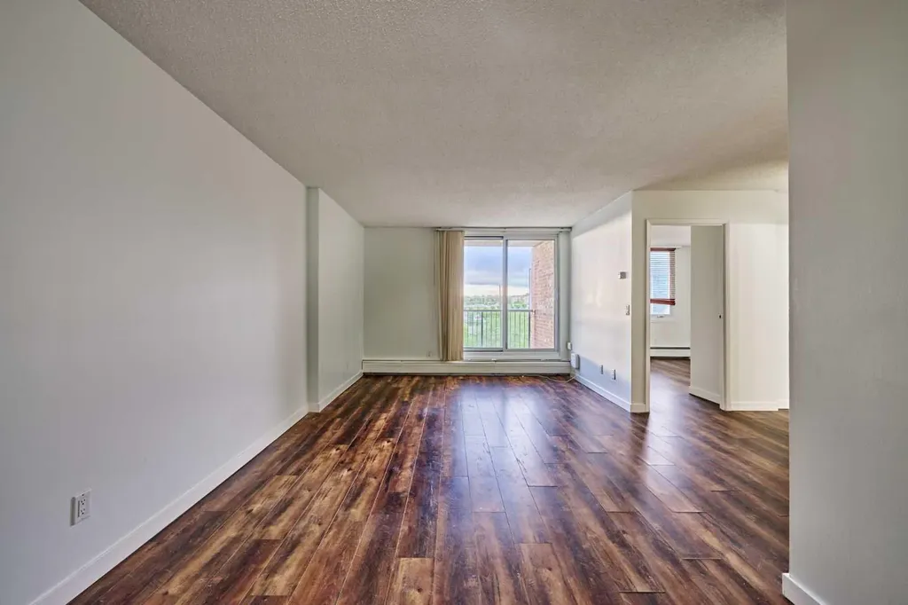 4944 Dalton Drive NW Calgary AB T3A 2E6