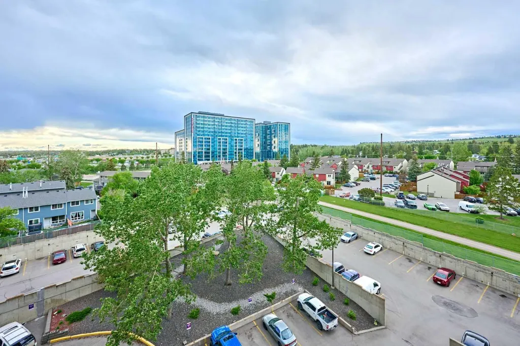 4944 Dalton Drive NW Calgary AB T3A 2E6