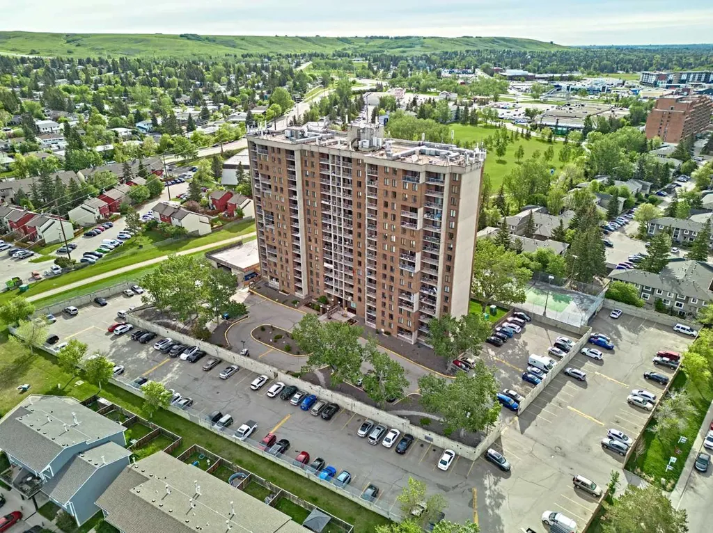 4944 Dalton Drive NW Calgary AB T3A 2E6