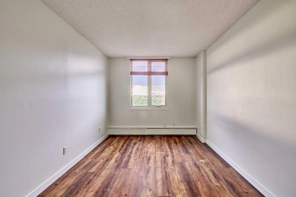 4944 Dalton Drive NW Calgary AB T3A 2E6