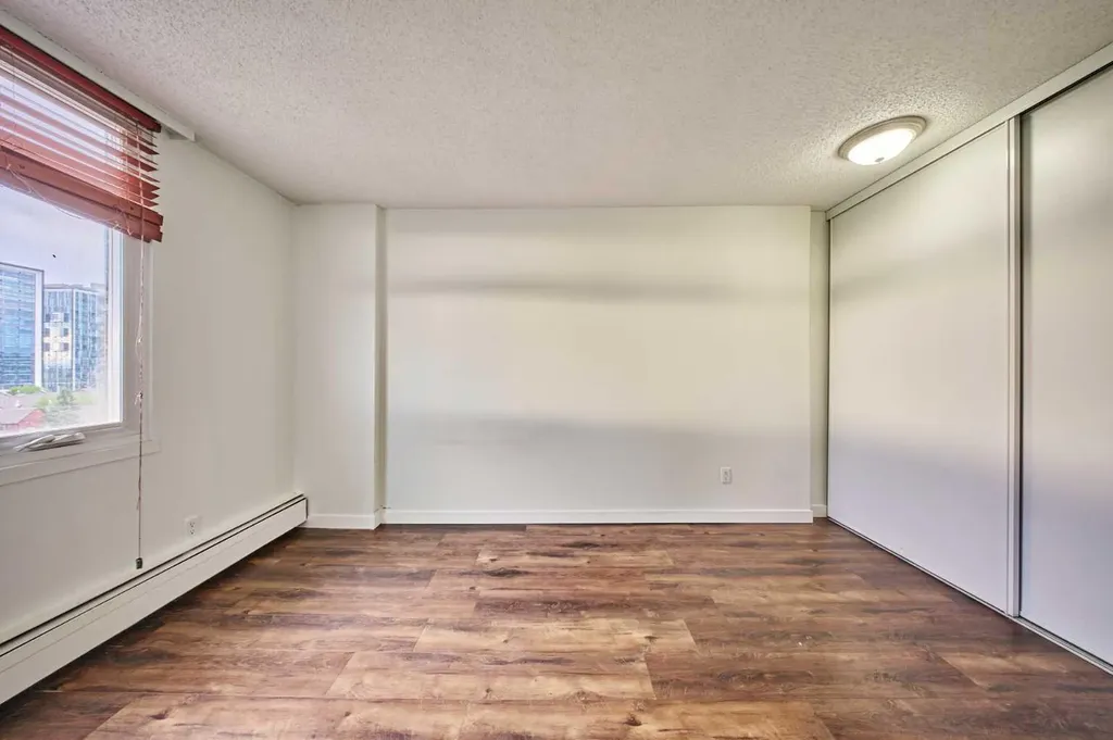 4944 Dalton Drive NW Calgary AB T3A 2E6