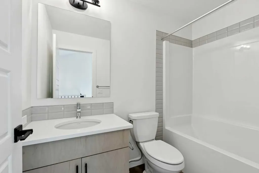 240 Layton Link SE Airdrie AB T4A 3R7