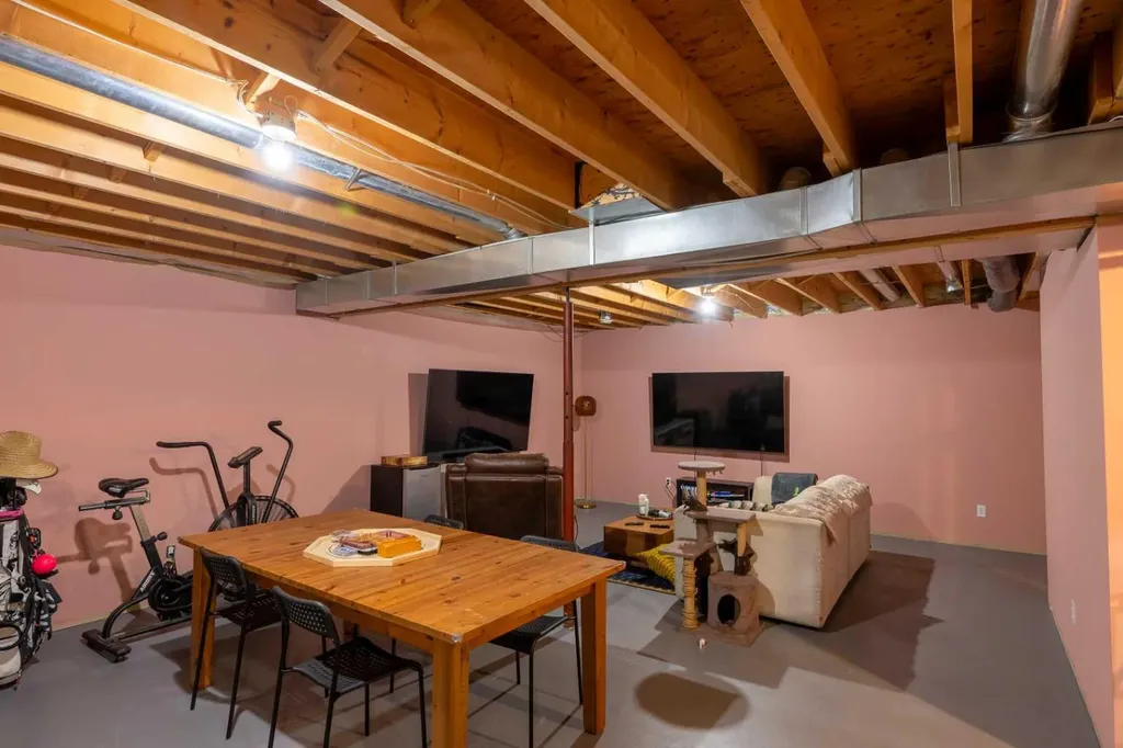 1022 10 Avenue Wainwright AB T9W1K6