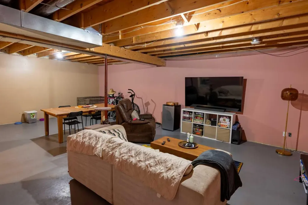 1022 10 Avenue Wainwright AB T9W1K6