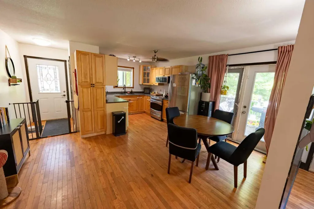 1022 10 Avenue Wainwright AB T9W1K6