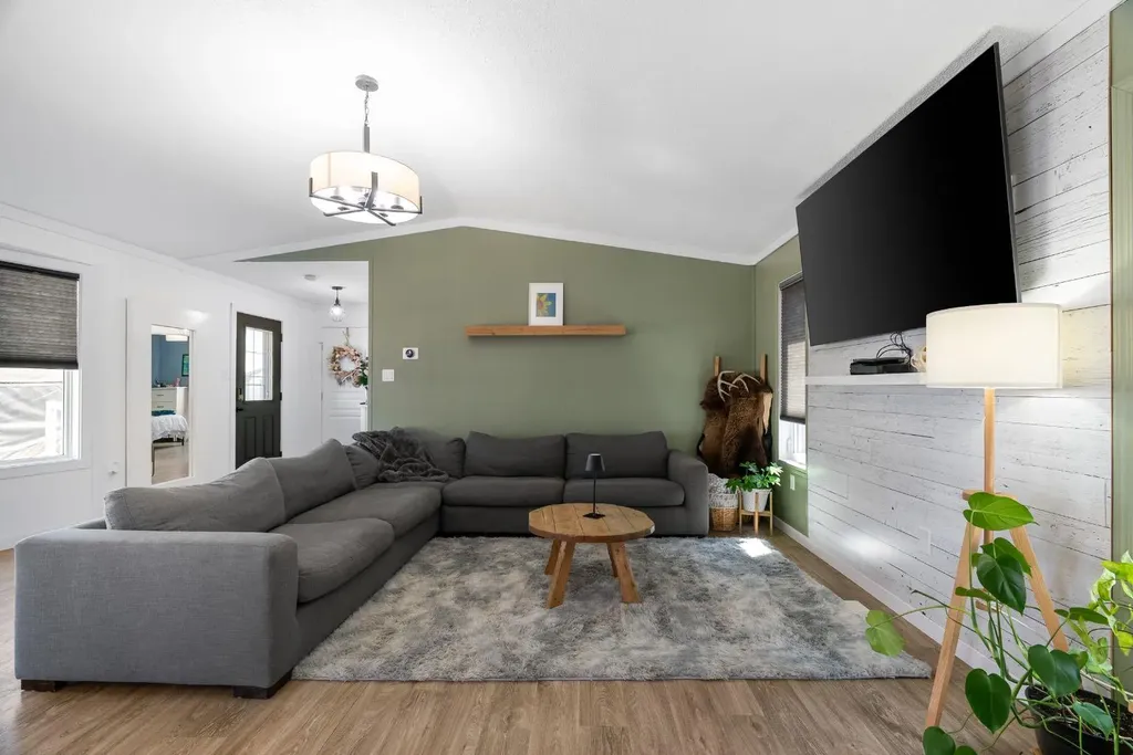 373 Mckinlay Crescent Fort Mcmurray AB T9H2P9