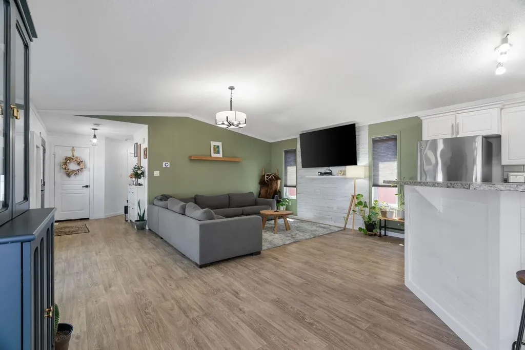 373 Mckinlay Crescent Fort Mcmurray AB T9H2P9
