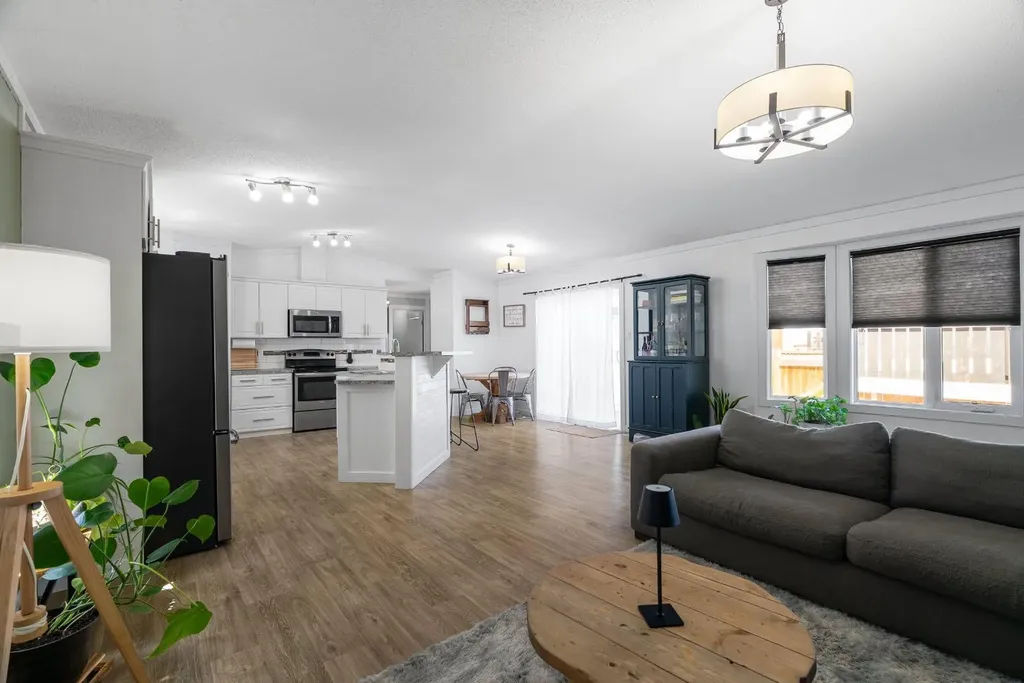 373 Mckinlay Crescent Fort Mcmurray AB T9K2N1