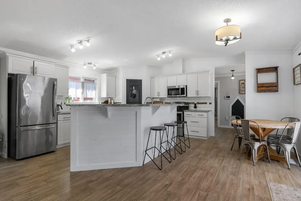 373 Mckinlay Crescent Fort Mcmurray AB T9H2P9