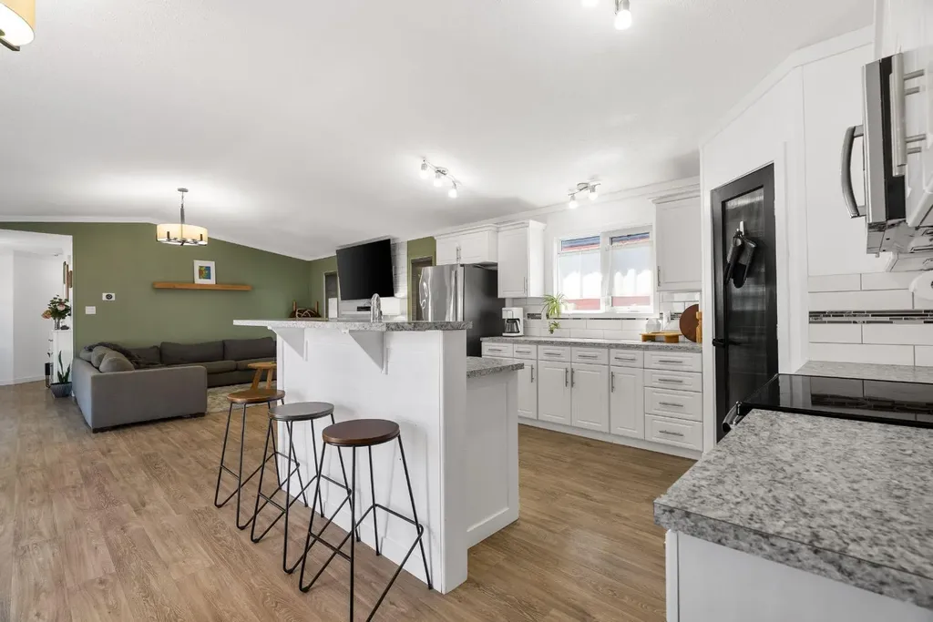 373 Mckinlay Crescent Fort Mcmurray AB T9H2P9
