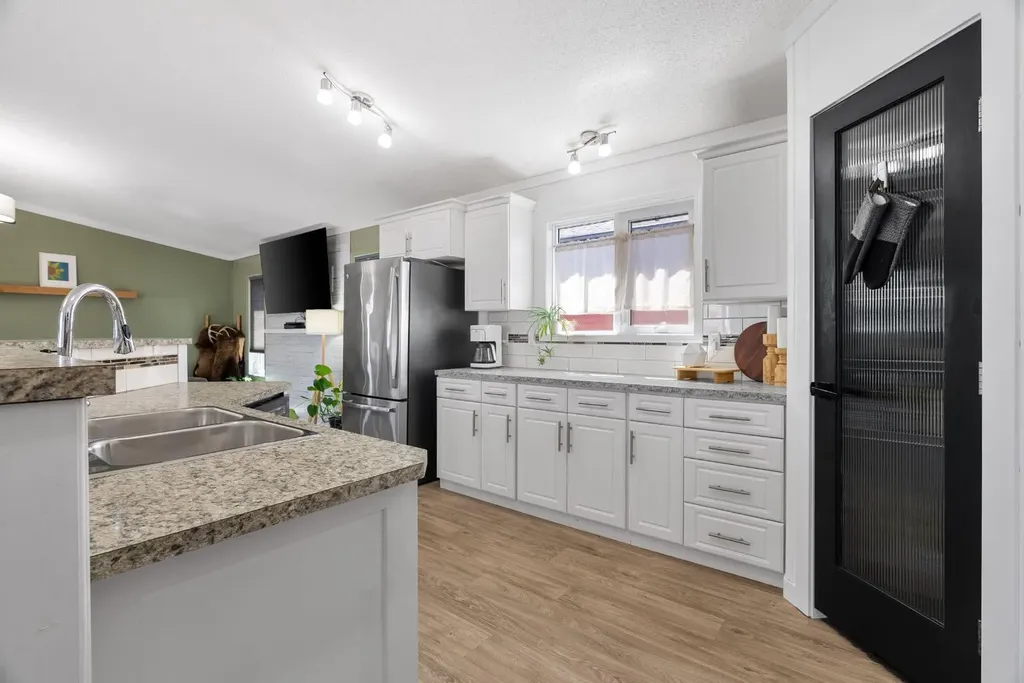 373 Mckinlay Crescent Fort Mcmurray AB T9K2N1