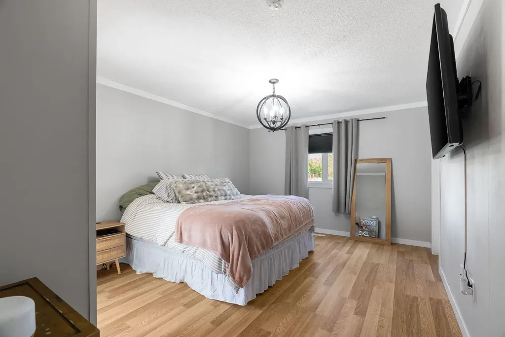 373 Mckinlay Crescent Fort Mcmurray AB T9H2P9