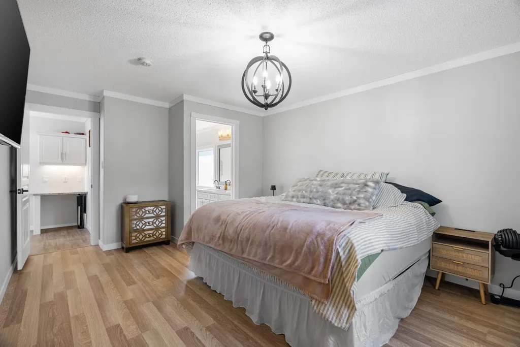 373 Mckinlay Crescent Fort Mcmurray AB T9H2P9