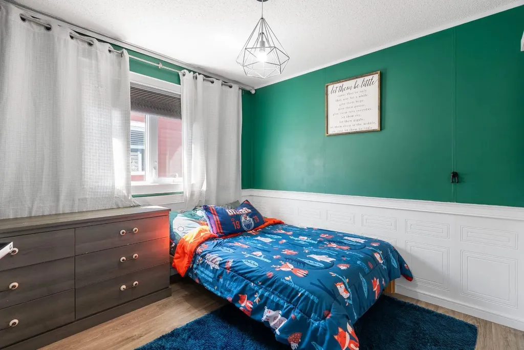 373 Mckinlay Crescent Fort Mcmurray AB T9K2N1