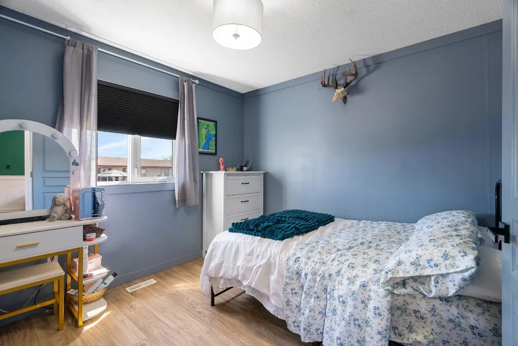 373 Mckinlay Crescent Fort Mcmurray AB T9K2N1