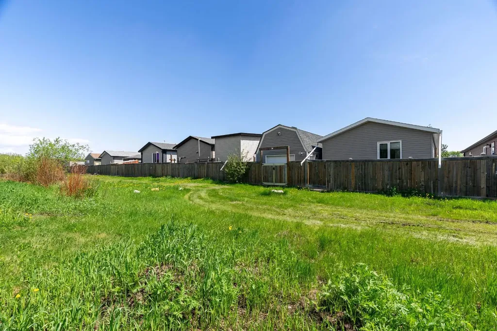 373 Mckinlay Crescent Fort Mcmurray AB T9K2N1