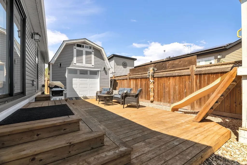 373 Mckinlay Crescent Fort Mcmurray AB T9K2N1